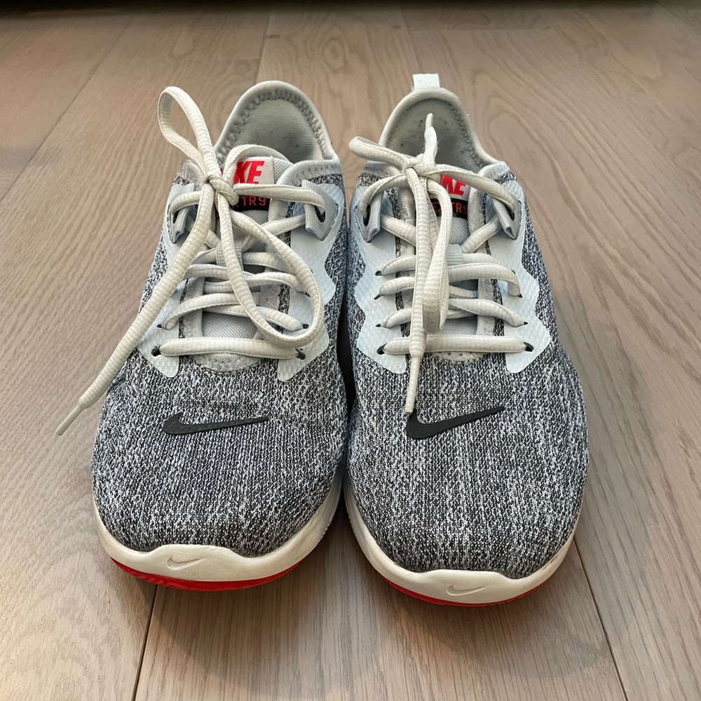 Nike Flex TR9 Sneakers